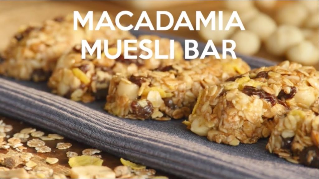 MACADAMIA MUESLI BAR